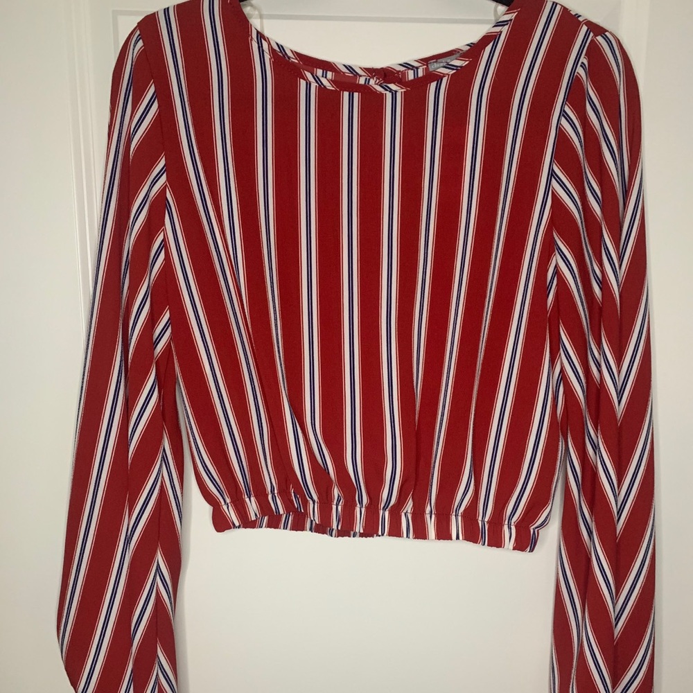 Long sleeve crop top